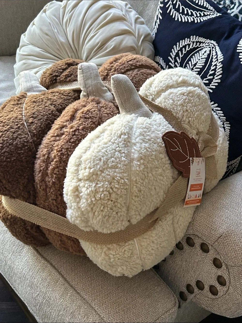 NWT! Fall Autumn Harvest Plush Sherpa Pumpkin Throw Pillow Set Cream & Brown